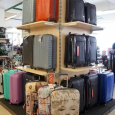 Магазин чемоданов, рюкзаков и сумок Robinzon фотография 3